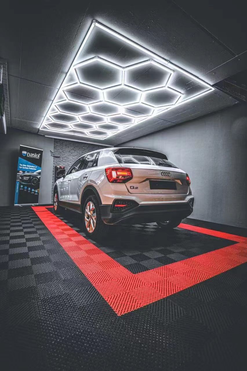 Car 40 Tile
