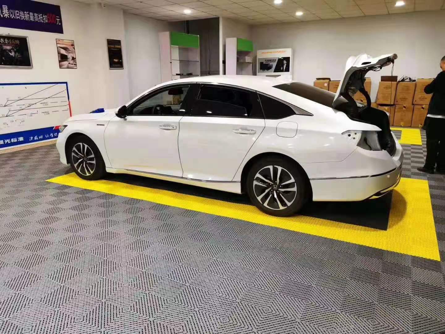 Car 40 Tile